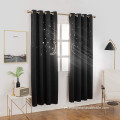 Cortinas apagadas con recortes de estrellas